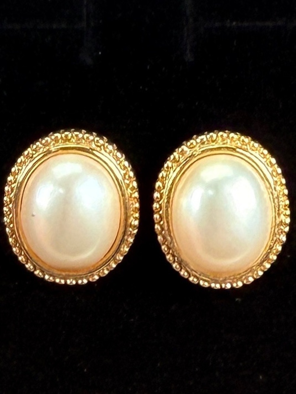 Elegant Vintage Goldtone and Faux Pearl Cream Clip On Earrings